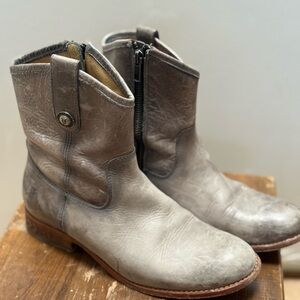 Frye Women's Grey Leather Melissa Ankle Bootie size 7